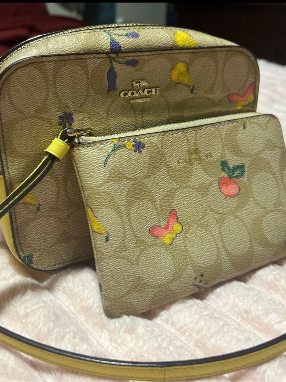 Coach Beige Signature Canvas Crossbody with Yellow Strap & Multicolor Print - Picture 3 of 6
